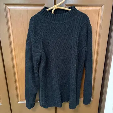 어스 뮤직 앤 이콜로지 블랙 긴팔 니트 스웨터