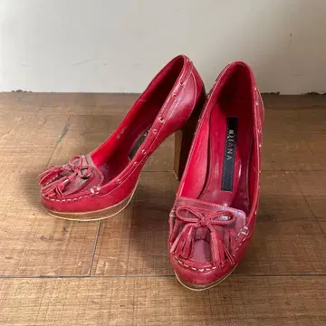 DIANA 프린지 장식 빨간색 하이힐