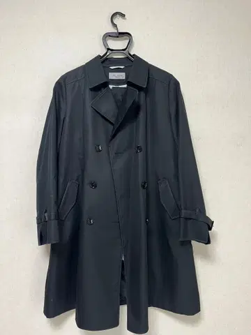 블랙 더블 브레스트 트렌치코트