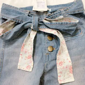 리본 포함 라이트 블루 데님 플레어 팬츠