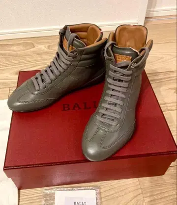 미사용 새상품 BALLY~발리 발리 라인 백 지퍼 22.5cm