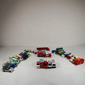 [ 메루카리 초한정판 ] 토미카 32대 묶음 판매