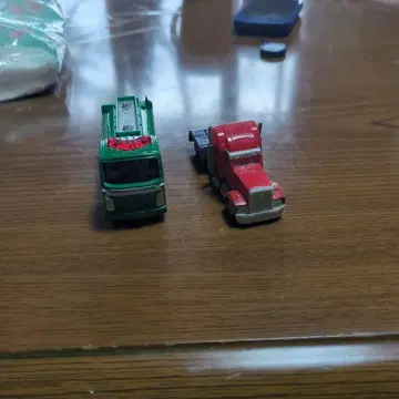 토미카 미니카 그린 컬러 소방차와 빨간색 트레일러