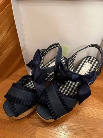 리즈리사 깅엄 체크 샌들 네이비 M 사이즈