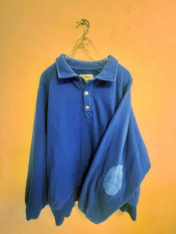 팔꿈치 패치 포함 트레이닝복