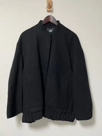 ZARA 블랙 점퍼 L 사이즈