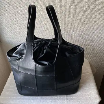 SEGOVIA [ 세고비아 ] 가죽 토트백 약간의 흠집 및 얼룩 있음