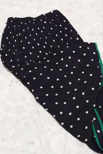 알아바일 allureville 도트 롱 플리츠 스커트 사이즈 1