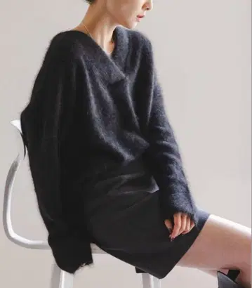 NOBLE 노블 퍼 니트 V넥 풀오버