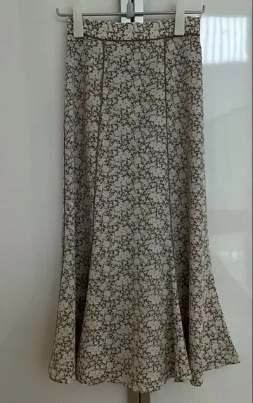 SNIDEL Sustaina 바리에 프린트 스커트