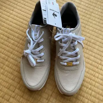 새상품 le coq sportif 스니커즈 베이지 24.5cm