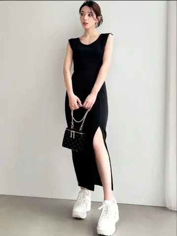 RESEXXY 백 오픈 슬릿 원피스