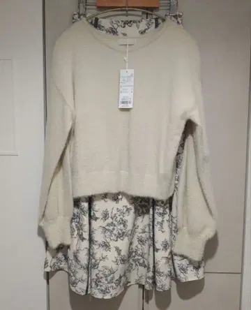 [ 전방위 호감 ] 라메 페더 니트 x 플라워 스커트 세트