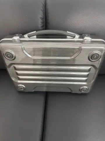 알루미늄제 비즈니스 아타셰 케이스 실버