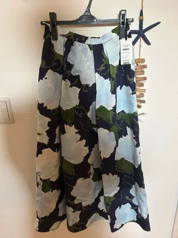 그레이스 콘티넨탈 꽃무늬 플레어 스커트 M 사이즈