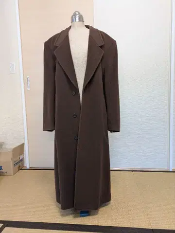 브라운 롱 코트 단추식