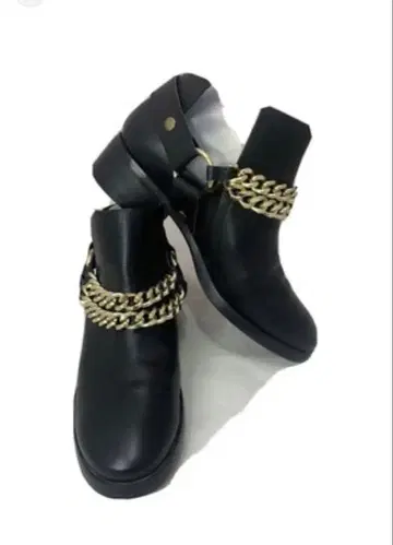 ZARA BASIC 블랙 부츠 골드 체인