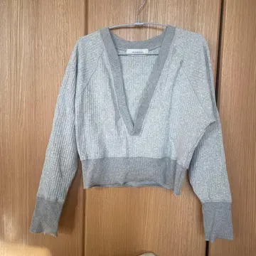 URBAN RESEARCH 그레이 긴팔 니트 Free 사이즈 숏 기장