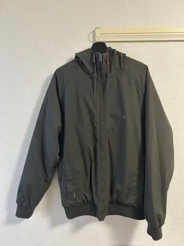 다크 그레이 후드 부착 나일론 자켓