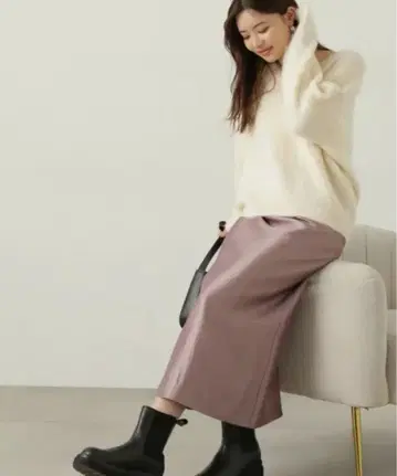 PROPORTION BODY 크러쉬 새틴 내로우 스커트 24AW