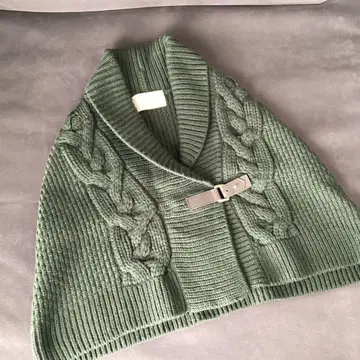 UNTITLED 케이블 니트 판초 올리브 그린