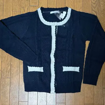 [택 포함] 아마벨 가디건 네이비 플라워 버튼