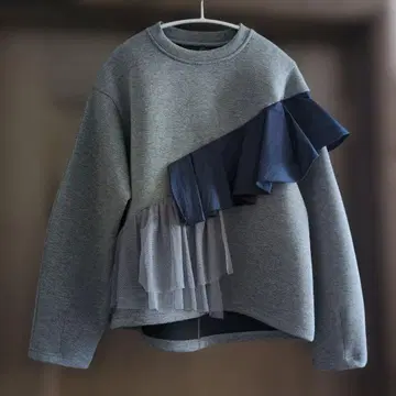 [ MARECHAL TERRE ] 프릴 그레이 맨투맨 상의