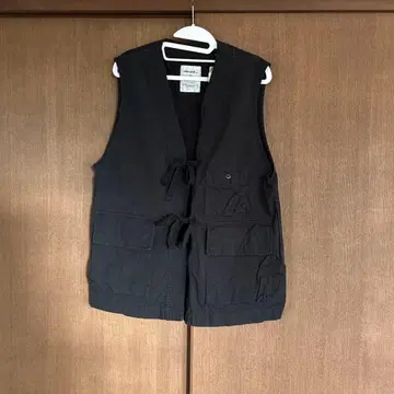 새상품 niko and - 후 스트링 베스트 블랙