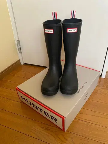 HUNTER 블랙 장화 스트라이프