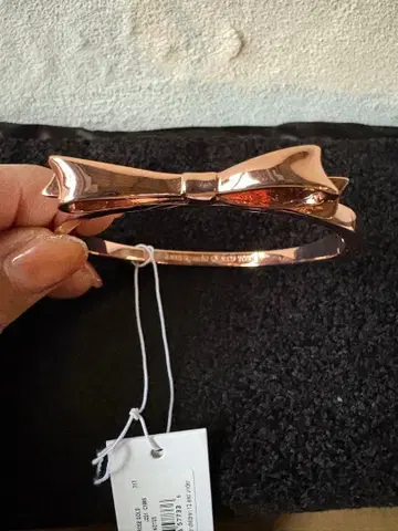 케이트 스페이드 리본 팔찌 로즈 골드 미사용 새상품