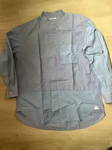 긴팔 셔츠 파랑 그레이 스트라이프 패턴