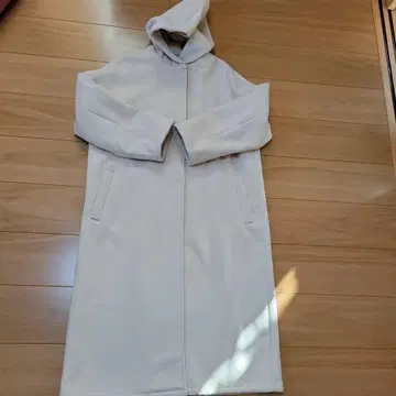 후드 부착 롱 코트 베이지