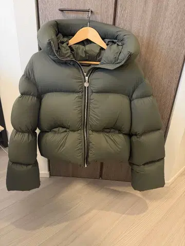 IENKI IENKI 올리브 그린 크롭 다운 자켓