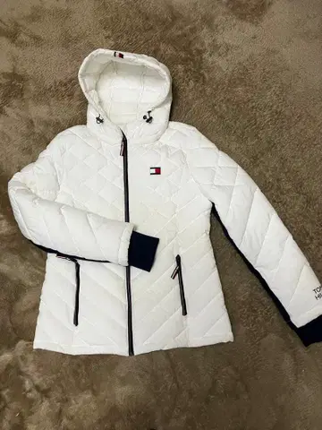 TOMMY HILFIGER 화이트 다운 자켓