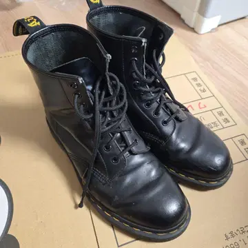 Dr.Martens 1460 8홀 부츠