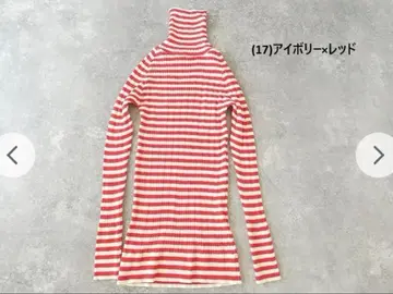 빨간색과 화이트 스트라이프 터틀넥