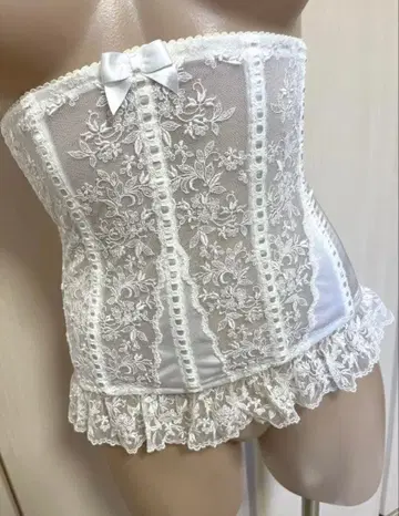 화이트 레이스 코르셋 프릴 포함
