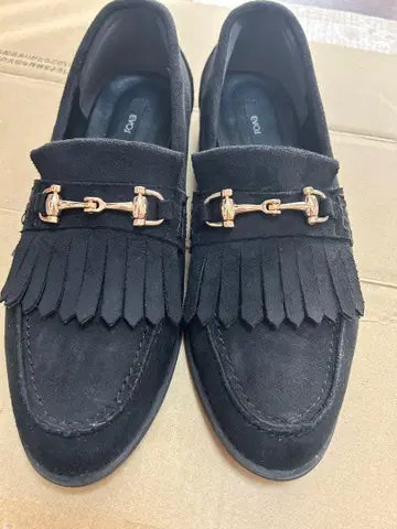 EVOL 블랙 프린지 로퍼