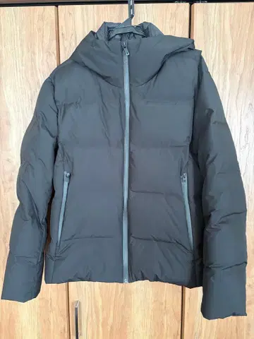 UNIQLO 심리스 다운 자켓 M