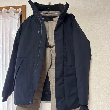 다운 자켓과 팬츠 세트