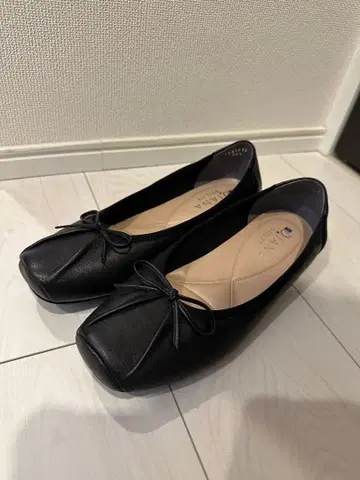 DIANA WELL FIT 부드러운 착용감 턱이 들어간 발레 슈즈