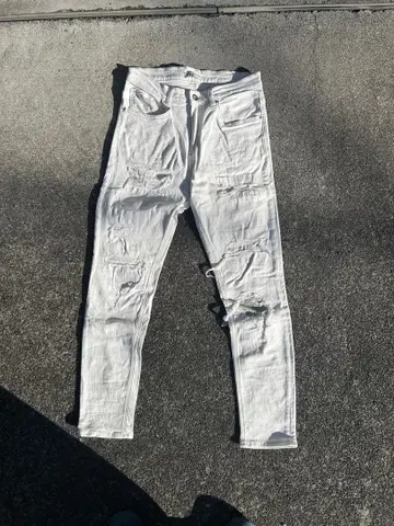 화이트 데미지 스키니 데님