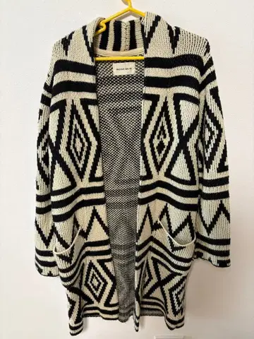 ROSE BUD 기하학 패턴 니트 가디건