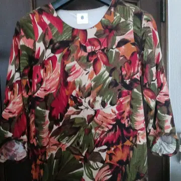 꽃무늬 오부 소매 원피스