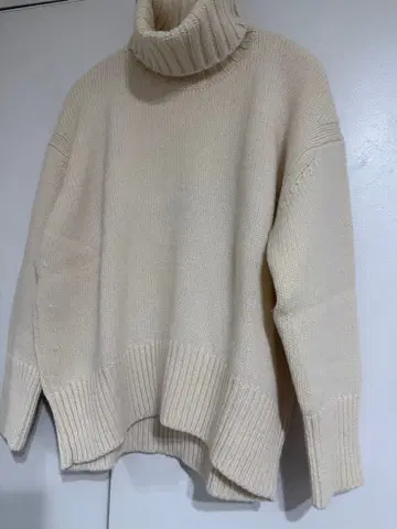 GALERIE VIE 파인 울 하이넥 풀오버 S 사이즈