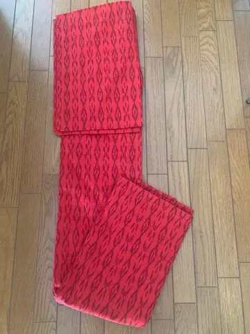 크리스마스 코디 빨간색 이캇 문양의 기모노