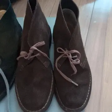 Clarks 스웨이드 부츠