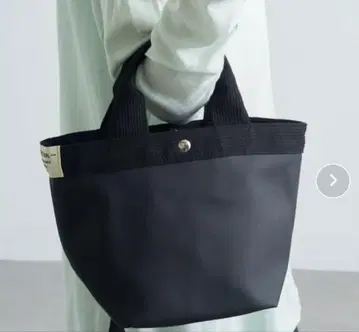 블랙 토트백 합성 피혁