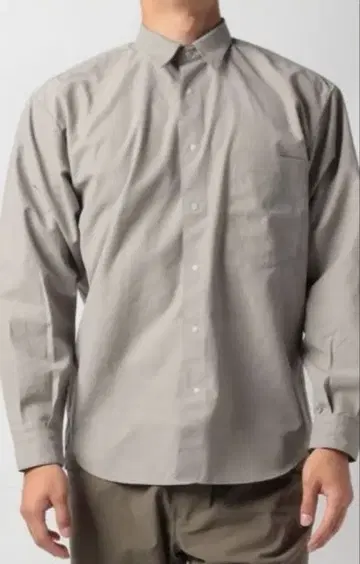 데상트 포즈 그레이 셔츠