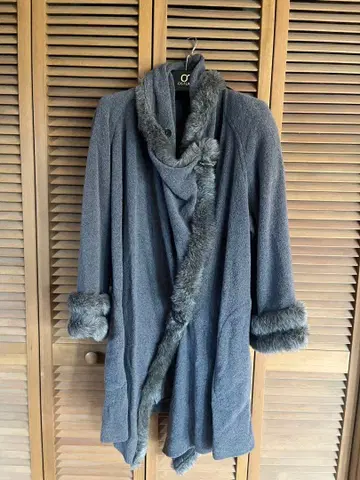 Ritsuko Shirahama 그레이 퍼 롱 코트